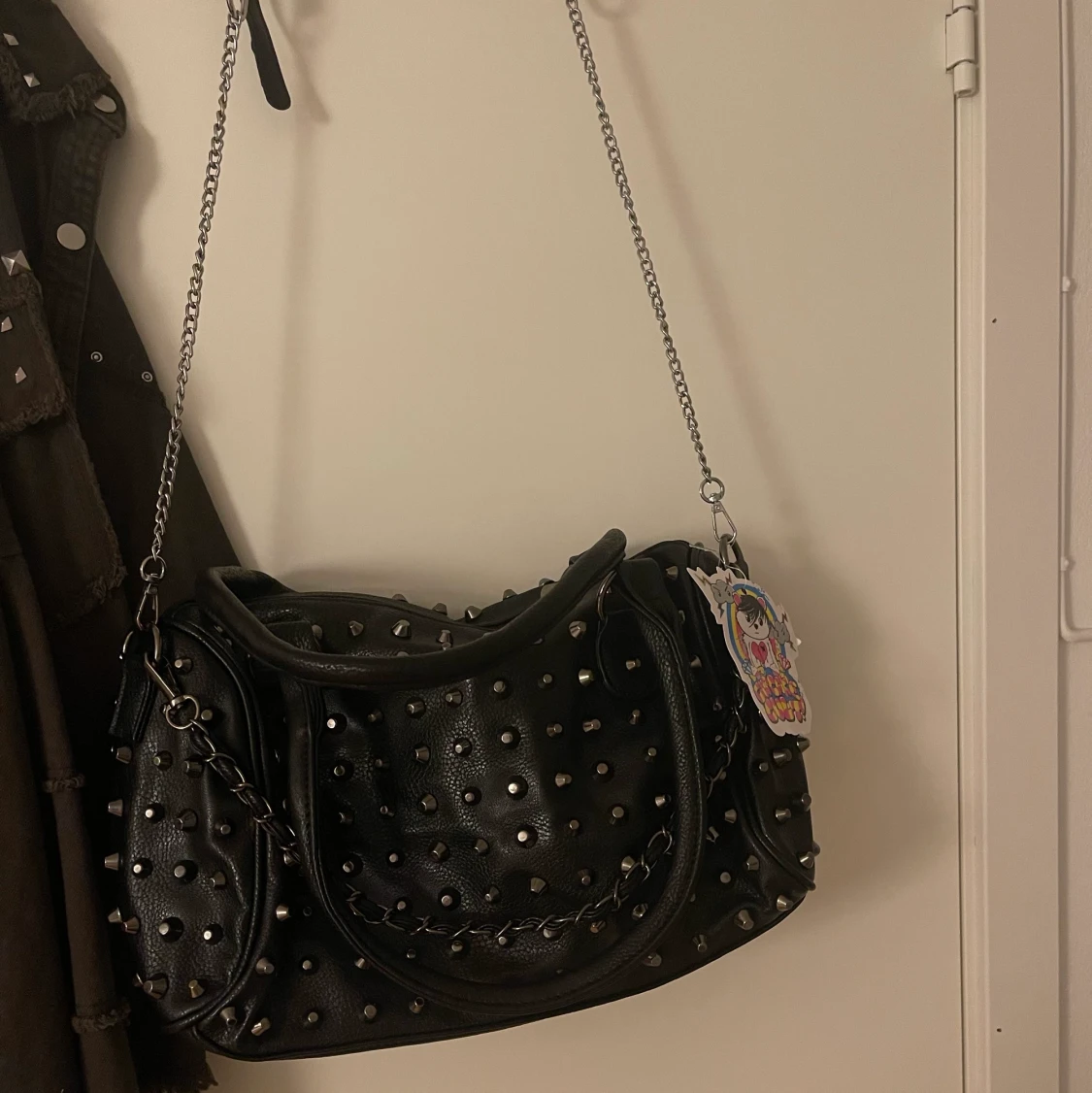 Cool väska med nitar  - 91