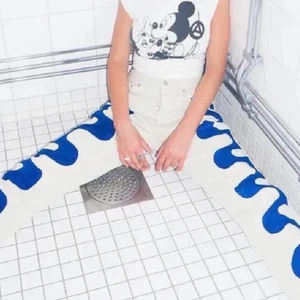 Iggy Jeans, Vintage Levis  - Ascoola Iggy Jeans, Vintage Levis säljes pga för liten storlek för mig köpta här på Plick! Storlek 30/30 superbra i längden! Hade en defekt på byxan därav det billiga priset! ✨ först till kvarn köparen står för frakt  