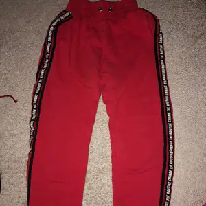 Red sweatpants bershka, used only a few times