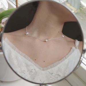 Halsband - Denna halsband finns nu och köpa! Kostar 43kr plus frakt! ❤ Gjord med äkta sötvattenpörlor! Skicka pm om du är intresserad 