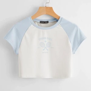 Tennis T-shirt  - En tennis T-shirt, för tennis älskare😌 blå och vit, skönt material 