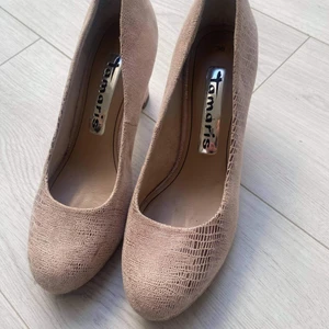 Tamaris pumps - Obetydligt använda. Rosaskimrande. Superfina