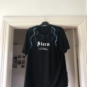 Cool T-shirt  - Cool T-shirt säljes pga använder ej. Köpt på ”män-avdelningen”. Aldrig använd 