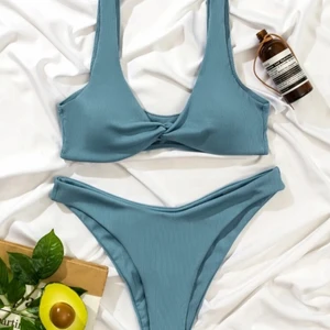 Bikini - Jättefin bikini i strl M men sitter som en S. För lite för mig