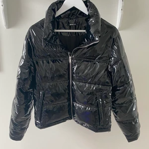 Jacka från GinaTricot  - Snygg jacka från GinaTricot!! Använd ett fåtal gånger💗 150kr + frakt  