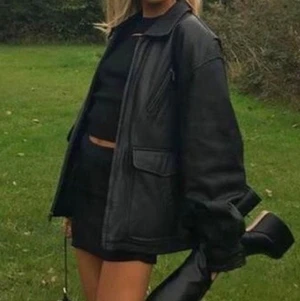 Skin jacka - En jätte fin skin jacka kommer inte riktigt ihåg vart jag köpte den ifrån trof hm🥰