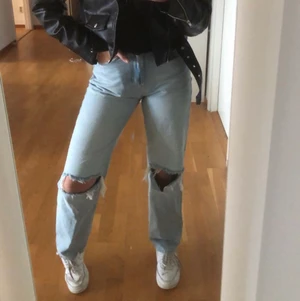 Snygga och trendiga byxor från gina tricot. Storlek 34, perfekt längd för mig, är 1,63. - . Snygga och trendiga byxor från gina tricot. Storlek 34, perfekt längd för mig, är 1,63.