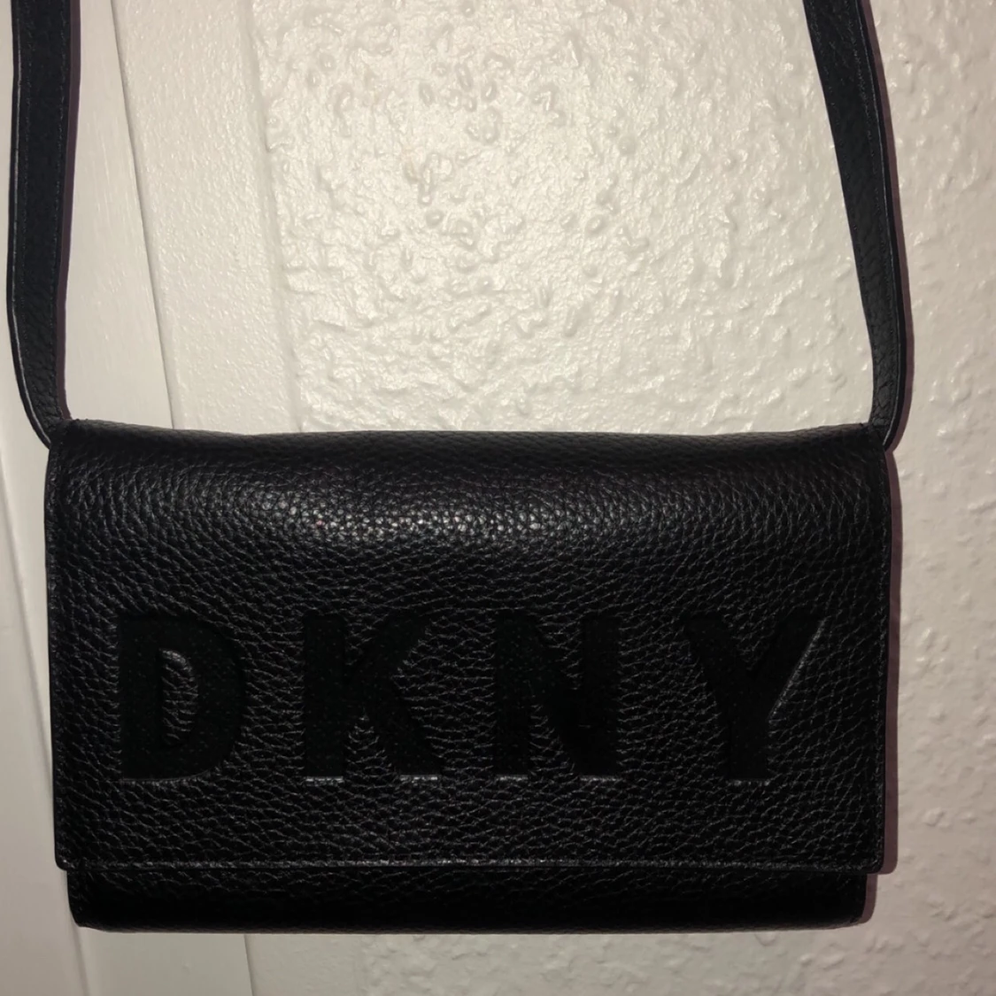 DKNY VÄSKA