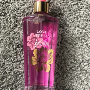 victoria secret parfym - Luktar supergott, men får aldrig till användning längre