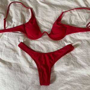 Jättefin röd bikini från Zaful, endast testad med underkläder på!❤️ säljer för den är lite för liten för mig. 