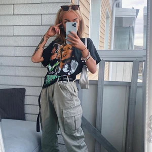 T-Shirt Med Tryck - T-Shirt med tryck från Junkyard, passar XS-M. 120kr 