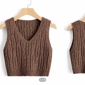 Väst - En jättefin väst som passar perfekt över en vit skjorta🥰