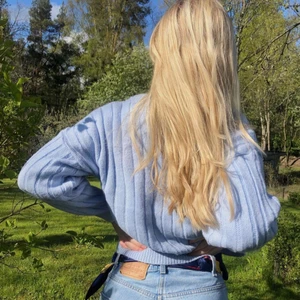 Blå tröja - Stickad blå tröja. Så fin💙