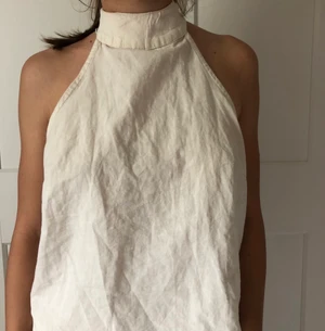 Linnetopp - Söt AFJxNakd topp i linne med öppen rygg. Endast använd 2 ggr. 250 inkl frakt