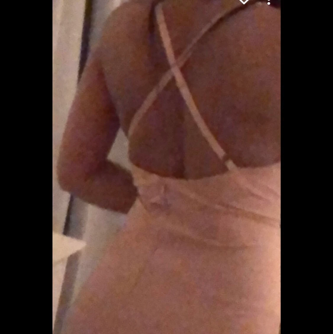 Klänning strl L välldigt liten i storleken - 90