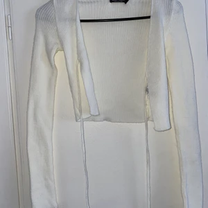 Vit tröja - Vit tröja från nasty gal i storlek s, aldrig använd.