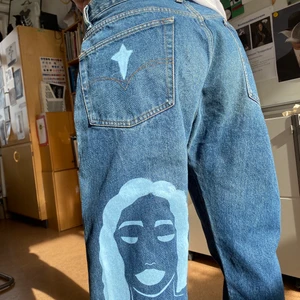 baggy diesel jeans med tryck, storlek 33/32,  - snygga baggy jeans