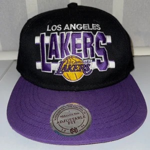 Lakers keps - Hämtas i Sollentuna.