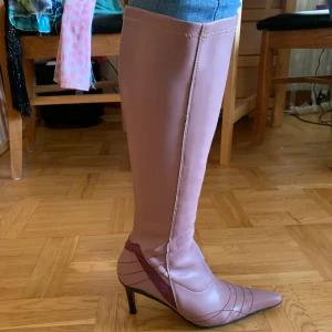 Skor  - Säljer dessa fina skorna. Originalpris: 599kr, Frakt tillkommer 