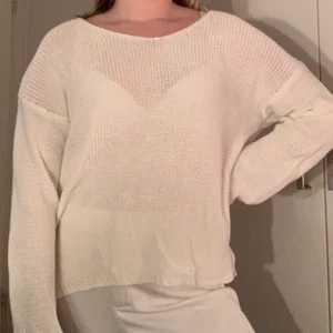 Stickad vit tröja - En stickad vit tröja från Lager 157. Storlek S. 30 kr + ev frakt