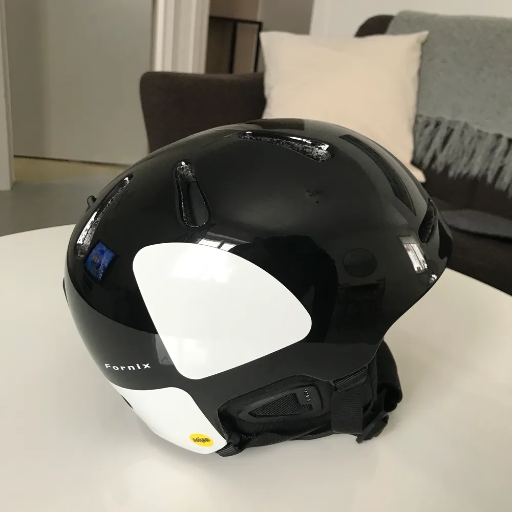 Selger min Poc frikjøringshjelm i str xs/s. Hjelmen er i ny stand da den bare er brukt et par ganger😇. Övrigt.