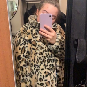 Leopard pälsjacka - Inte använd alls, endast testad