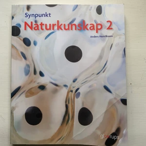 Synpunkt Naturkunskap 2 - Säljer kurslitteratur till gymnasiekursen Naturkunskap 2. Det är den andra upplagan. I bra skick, endast ett litet veck som går att se på bilderna. 600kr nypris.
