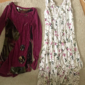Klänning och tröja  - Jättefin sommarklänning 90 kr (strlk 36/S) Tröja med knappdetaljer 50 :- (strlk XS-S)