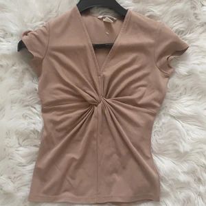 Rosa tröja  - En smuts rosa tröja, storlek xs och aldrig använd. 