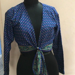 Sidentopp - Fin topp i ren siden - passar S o M storlek -            