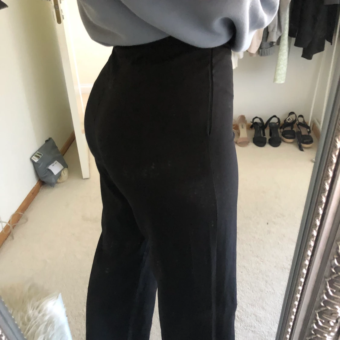 Svarta kostymbyxor  - 91