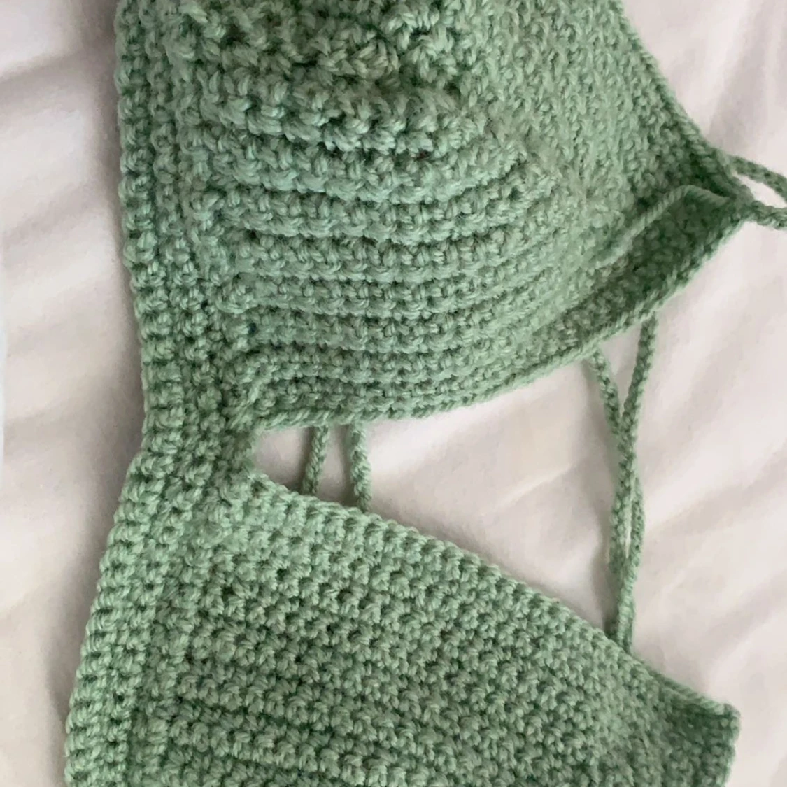 Hand virkade bikinis toppar