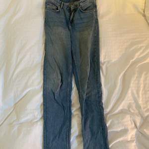 Snygga jeans från bikbok, köparen står för frakt 