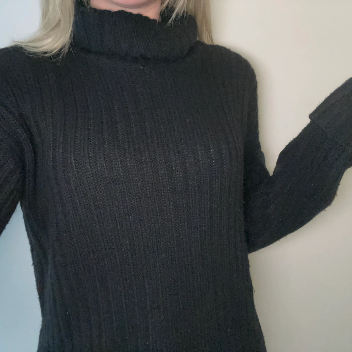Svart stickad polo kofta