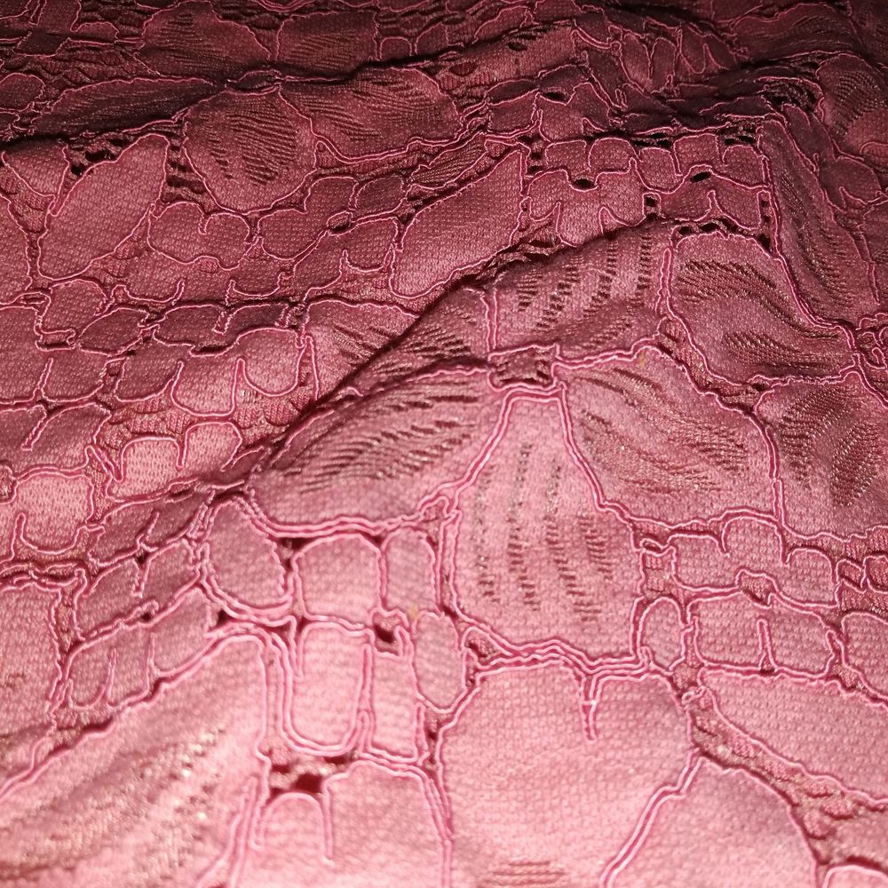 Superfint rosa linne från STOCKH LM med blommigt mönster 🌸 Har en dragkejda vid nacken som går en liten bit ner, bra skick! Kolla gärna bio för mer info ❤️. Toppar.