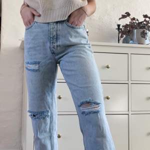 Ljusblå jeans från NAKD, storlek 38/36