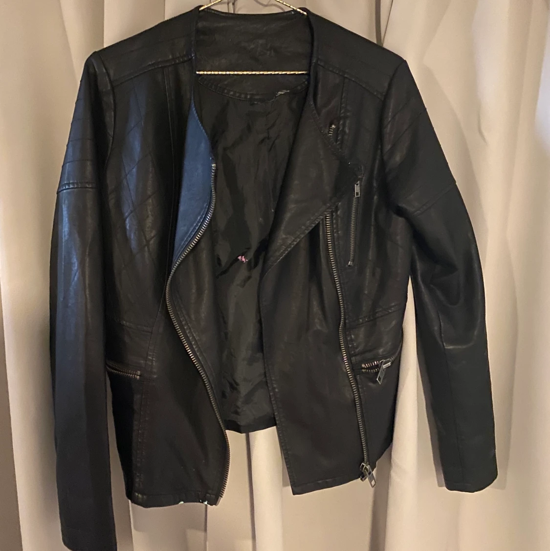 Skitsnygg skinnjacka - 90