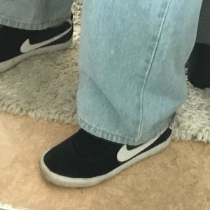 Nike SB bruin low  - Nike SB bruin low väldigt bra skick nästan aldrig använda frakt står köparen för 