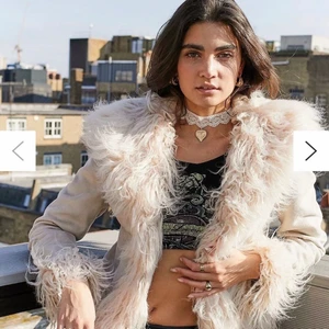 Beige jacka - Råkade beställa två så säljer den ena! Älskar den jackan jag har använt, den är så snygg och har fått många komplimanger!