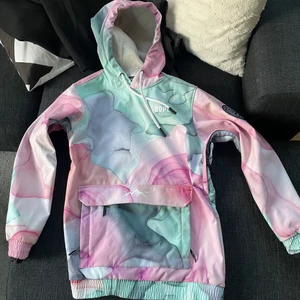 Dope vinterjacka - Säljer min näst intill oanvända jacka från Ridestore, storlek xs, nyskick. Nypris 1499:- mitt pris 900:- med frakt