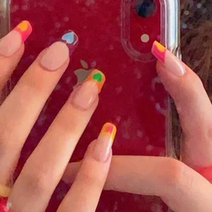 Lösnaglar  - 20 kr/paket. ‼️‼️🦋 lagt ut MASSA nytt så in och checka min sida🦋‼️‼️ ❇️den 12 mars doneras ALLT till välgörenhet så passa på❇️