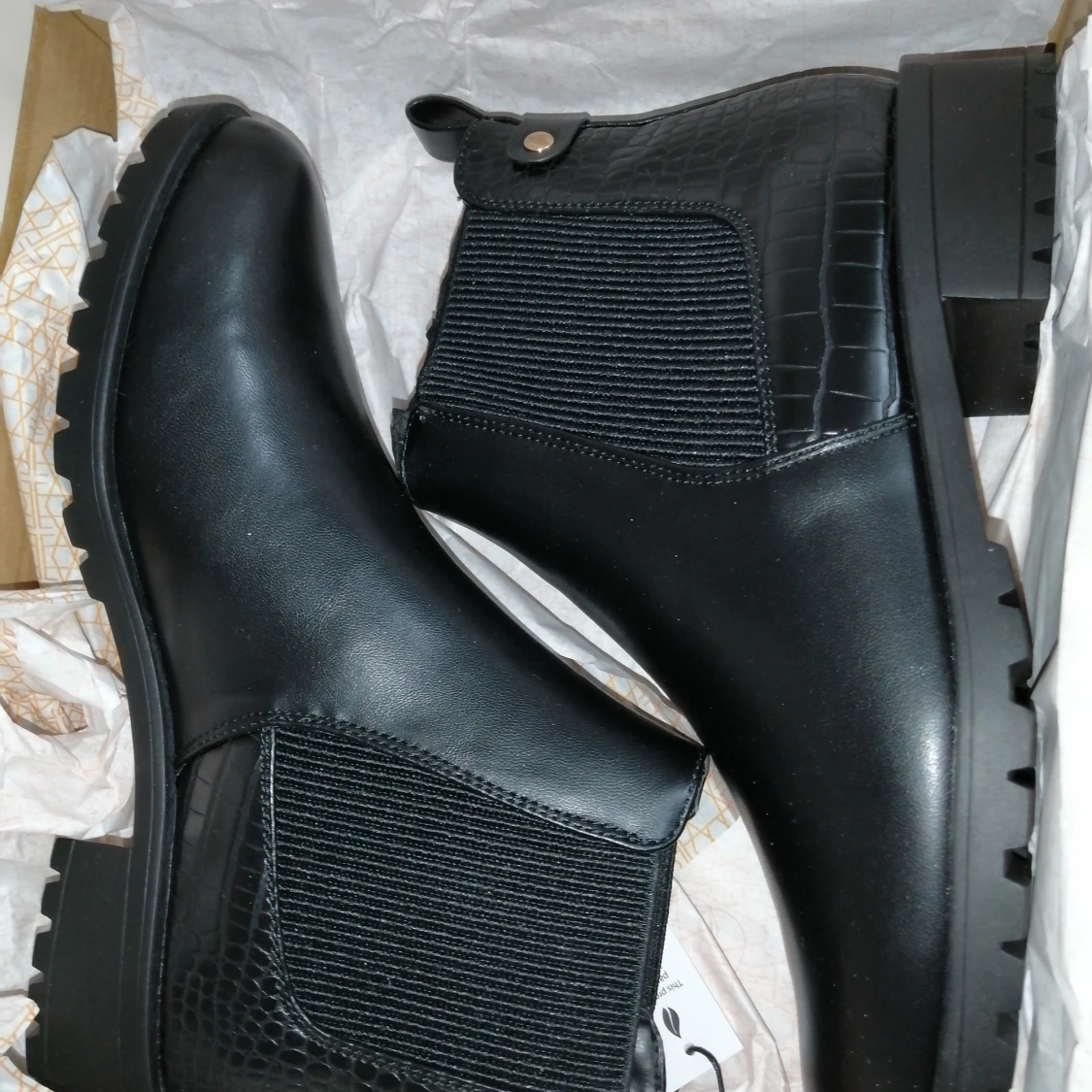 Nya skor från Anna fild storlek 38