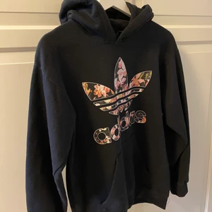 Adidas hoddie  - Fint skick