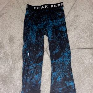 Tränings tights  - Säljer mina oanvända tights från peak performance. Storlek xs. 