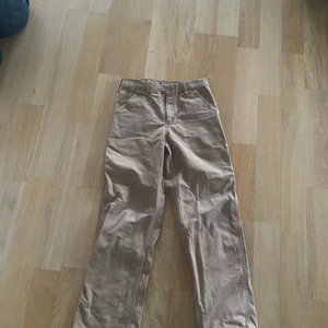 Carhartt wip - Carhartt wip strl 30/32, jätte fint skick