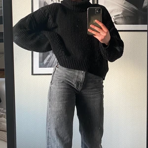 Stickad polotröja - Stickad polotröja från nakd! Funkar till allt och superskön. Bra skick!! Hör gärna av dig med frågor 