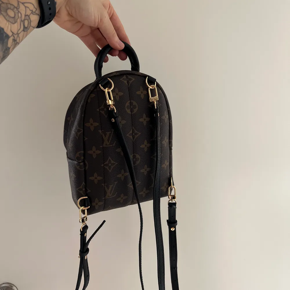 LV mini backpack, helt oanvänd ny AAA-kopia. Kan skickas mot frakt. . Väskor.