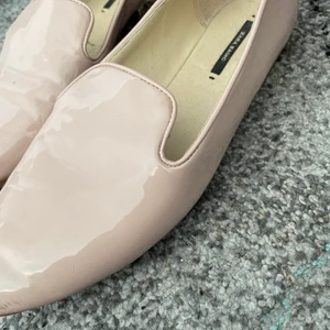 Ljusrosa skor från zara  - Använda några gånger inga större defekter. Orginal pris 350kr 