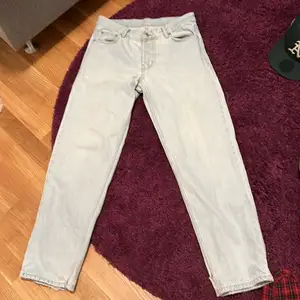 Good quality lightblue jeans, they are baggy but good fit in the waist line, good condition no visible scuffs or damage