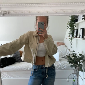 Vårjacka - Jättefin vårjacka som tidigare varit en favvo🥰